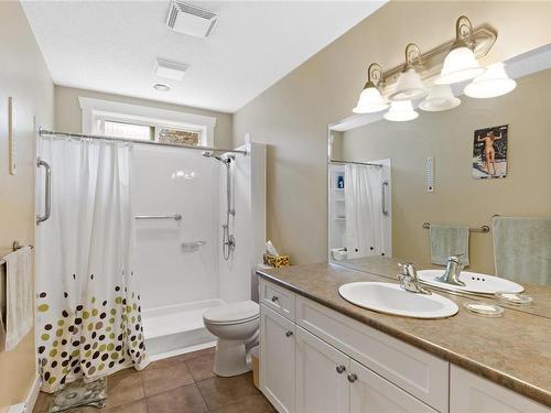 B-100 Gifford Rd, Ladysmith, BC - Indoor Photo Showing Bathroom
