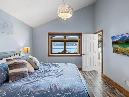 11680 Fairtide Rd, Ladysmith, BC - Indoor Photo Showing Bedroom