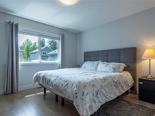 2588 Steele Cres, Courtenay, BC - Indoor Photo Showing Bedroom