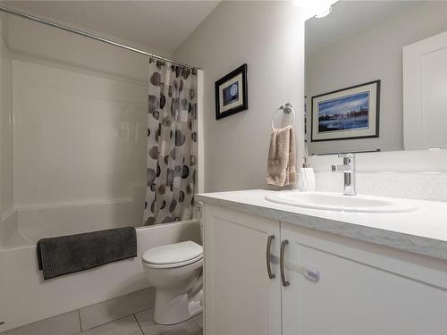 2588 Steele Cres, Courtenay, BC - Indoor Photo Showing Bathroom
