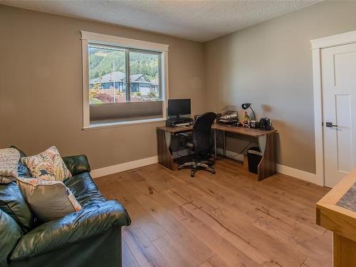 489 Mountain View Dr, Lake Cowichan, BC - Indoor Photo Showing Other Room