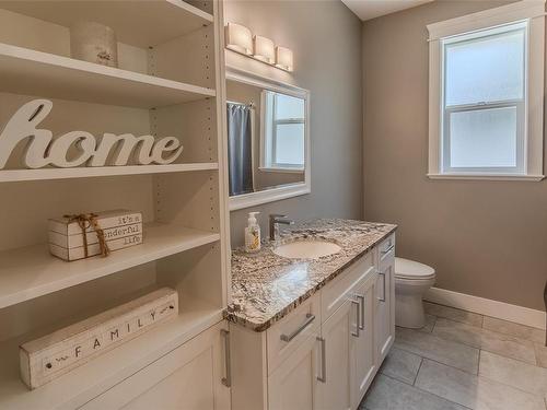 489 Mountain View Dr, Lake Cowichan, BC - Indoor Photo Showing Bathroom