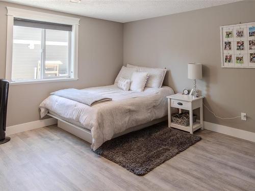 489 Mountain View Dr, Lake Cowichan, BC - Indoor Photo Showing Bedroom