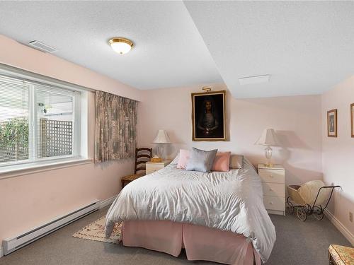 1344 Sherwood Dr, Nanaimo, BC - Indoor Photo Showing Bedroom