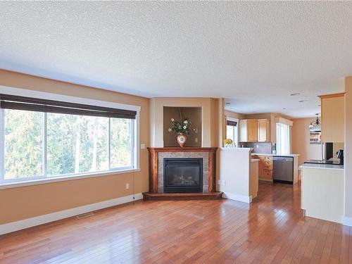 4269 Gulfview Dr, Nanaimo, BC - Indoor Photo Showing Living Room With Fireplace