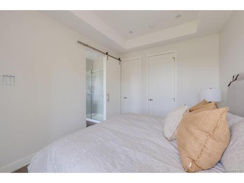 3150 Somerset St, Victoria, BC - Indoor Photo Showing Bedroom