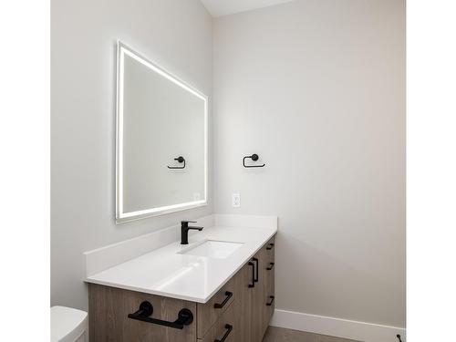 9344 Maryland Dr, Sidney, BC - Indoor Photo Showing Bathroom