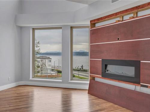405-1392 Island Hwy South, Campbell River, BC - Indoor With Fireplace