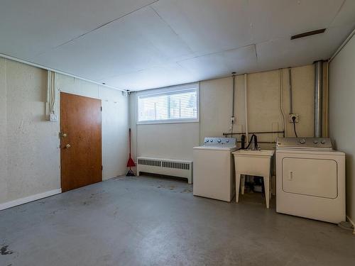 689 Schubert Drive, Kamloops, BC - Indoor Photo Showing Laundry Room
