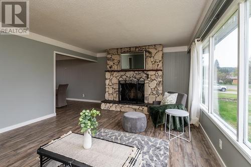 1321 Kellogg Avenue, Prince George, BC - Indoor Photo Showing Living Room With Fireplace