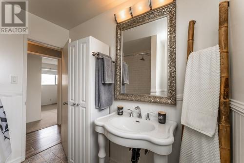 1321 Kellogg Avenue, Prince George, BC - Indoor Photo Showing Bathroom