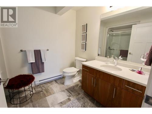 613 467 S Tabor Boulevard, Prince George, BC - Indoor Photo Showing Bathroom