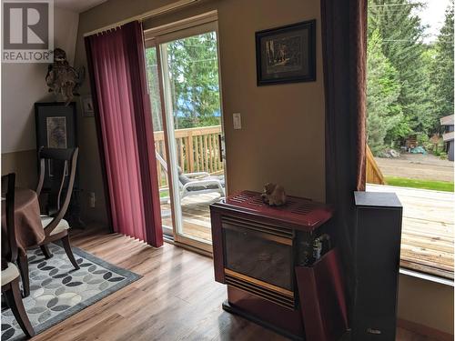 7680 Mountain Drive Lot# 23, Anglemont, BC - Indoor