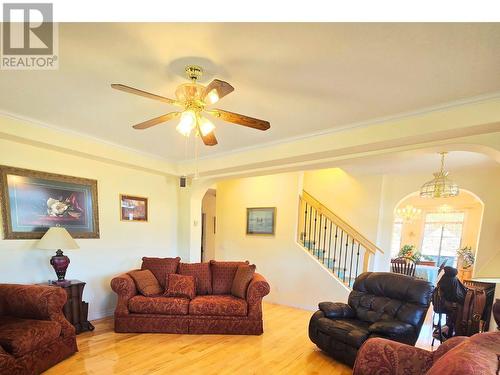 260 Bonlin Road, Princeton, BC - Indoor Photo Showing Living Room