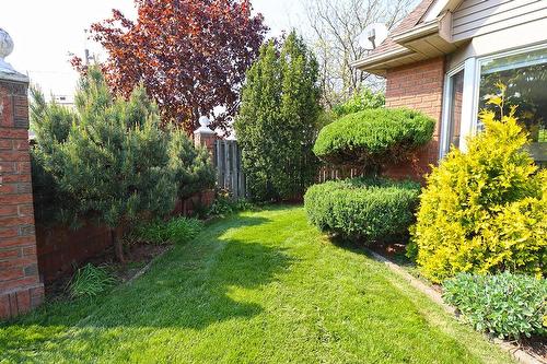 1 Red Haven Drive, Grimsby, ON - Outdoor