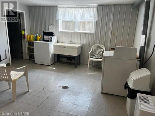 810 Ann Street, North Bay, ON - Indoor Photo Showing Laundry Room