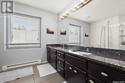 255 Whiteswan Drive, Saskatoon, SK - Indoor Photo Showing Bathroom