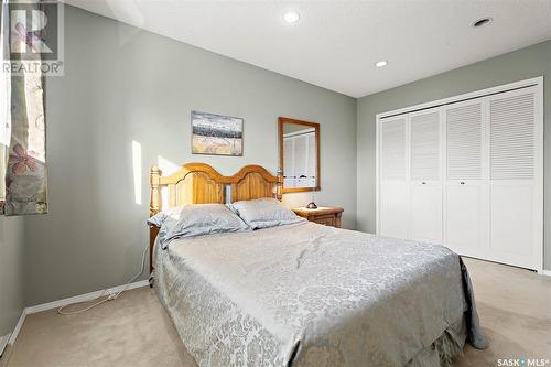 255 Whiteswan Drive, Saskatoon, SK - Indoor Photo Showing Bedroom