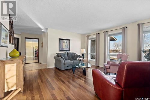 255 Whiteswan Drive, Saskatoon, SK - Indoor Photo Showing Living Room