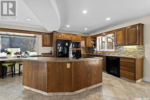 255 Whiteswan Drive, Saskatoon, SK - Indoor Photo Showing Kitchen