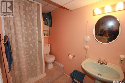 1172 105Th Street, North Battleford, SK - Indoor Photo Showing Bathroom