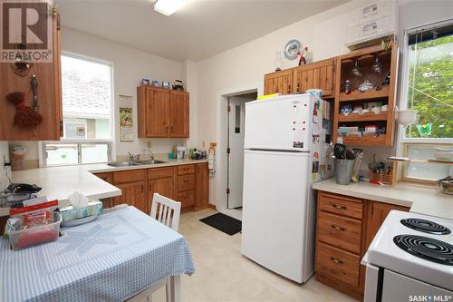 1172 105Th Street, North Battleford, SK - Indoor Photo Showing Kitchen With Double Sink