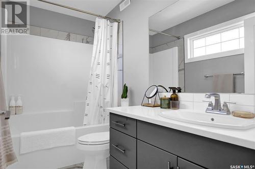 8020 Barley Crescent, Regina, SK - Indoor Photo Showing Bathroom
