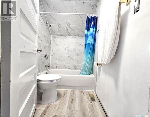 190 Dracup Avenue N, Yorkton, SK - Indoor Photo Showing Bathroom
