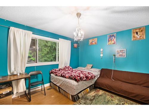 2428 12Th Avenue, Castlegar, BC - Indoor Photo Showing Bedroom