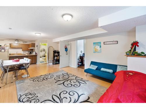 2428 12Th Avenue, Castlegar, BC - Indoor