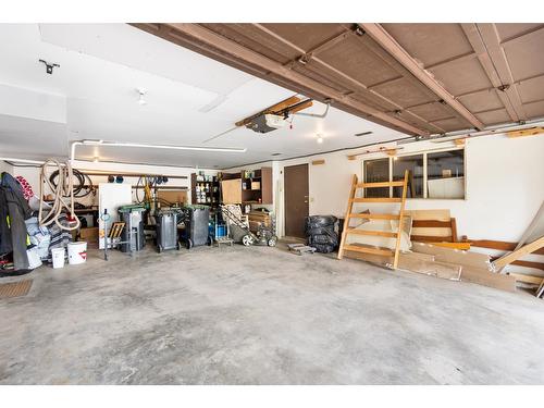 2428 12Th Avenue, Castlegar, BC - Indoor Photo Showing Garage