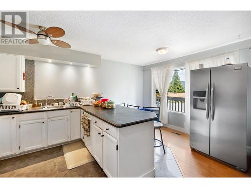 2428 12Th  Avenue, Castlegar, BC - Indoor Photo Showing Kitchen