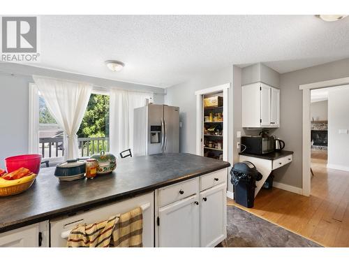 2428 12Th  Avenue, Castlegar, BC - Indoor Photo Showing Kitchen