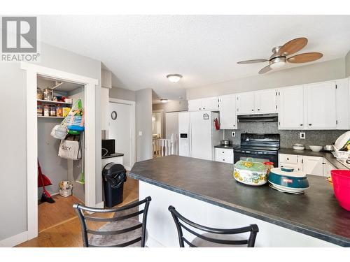 2428 12Th  Avenue, Castlegar, BC - Indoor Photo Showing Kitchen