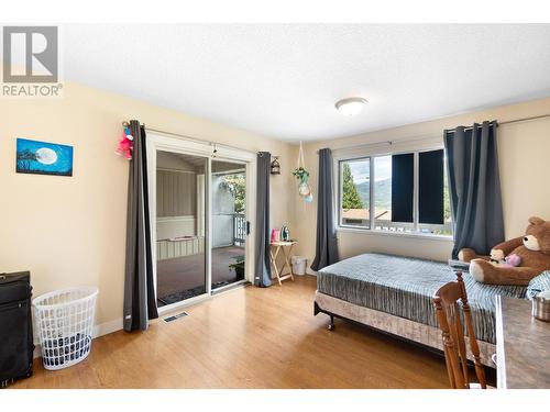 2428 12Th  Avenue, Castlegar, BC - Indoor Photo Showing Bedroom