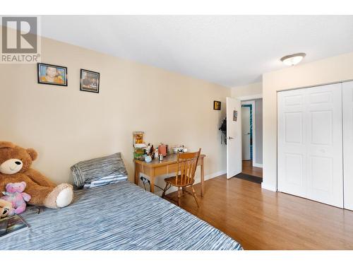 2428 12Th  Avenue, Castlegar, BC - Indoor Photo Showing Bedroom