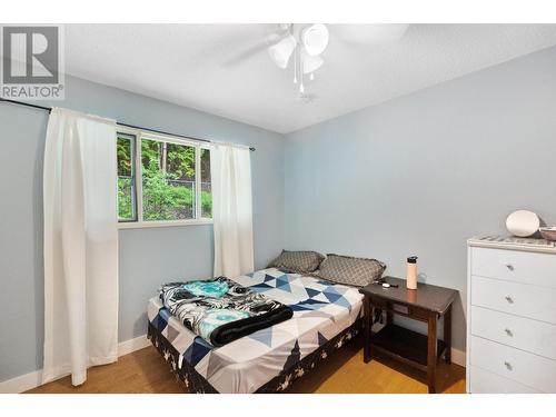 2428 12Th  Avenue, Castlegar, BC - Indoor Photo Showing Bedroom