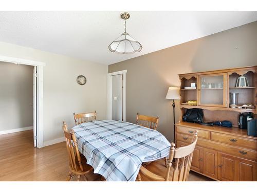 2428 12Th Avenue, Castlegar, BC - Indoor Photo Showing Dining Room