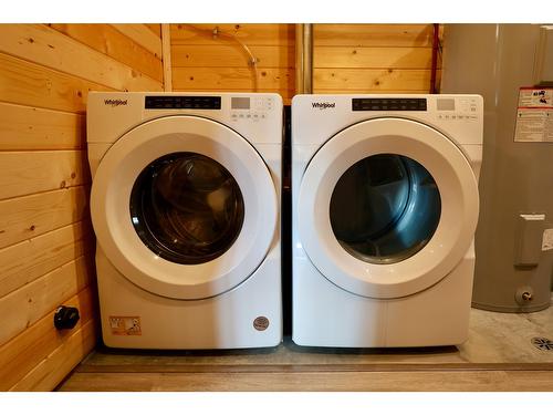 4975 Castledale View Estates Road, Golden, BC - Indoor Photo Showing Laundry Room