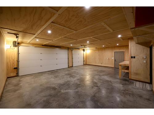 4975 Castledale View Estates Road, Golden, BC - Indoor Photo Showing Garage