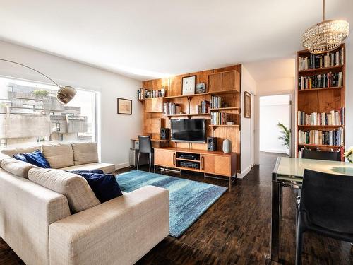 Coin-repas - 1020-2600 Av. Pierre-Dupuy, Montréal (Ville-Marie), QC - Indoor Photo Showing Living Room