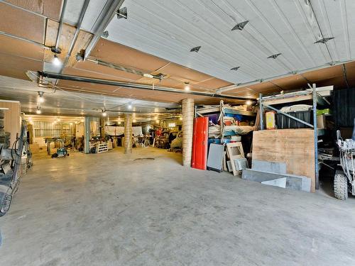 Garage - 18 Rue Pierre-Richard, Magog, QC - Indoor Photo Showing Garage