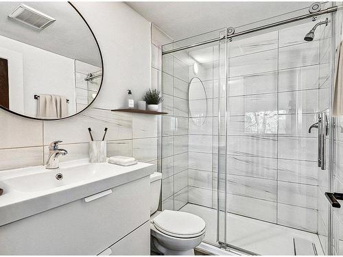 Salle de bains - 203-2475 Av. Aumont, Brossard, QC - Indoor Photo Showing Bathroom