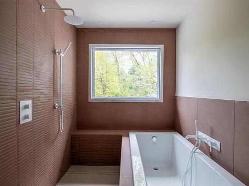 Salle de bains attenante Ã  la CCP - 1915 Rue D'Arvida, Saint-Bruno-De-Montarville, QC - Indoor Photo Showing Bathroom