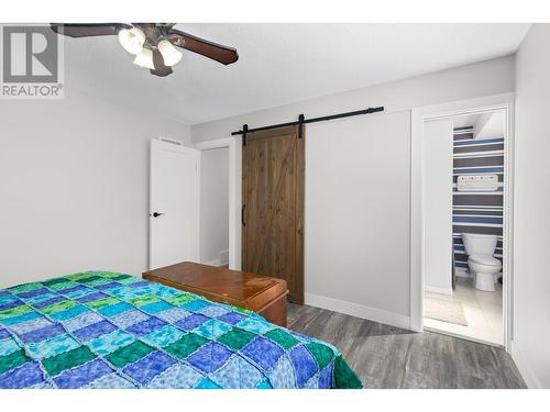 1290 Mary Court, Kelowna, BC - Indoor Photo Showing Bedroom