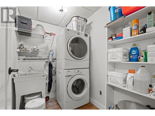 1290 Mary Court, Kelowna, BC - Indoor Photo Showing Laundry Room