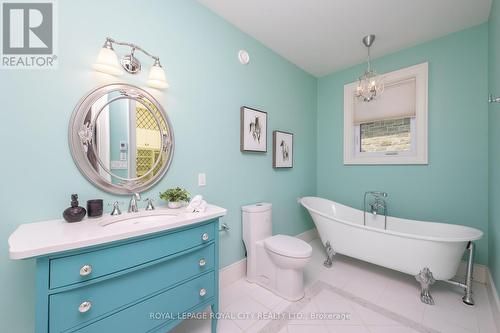 505 Morrison Road, Kitchener, ON - Indoor Photo Showing Bathroom