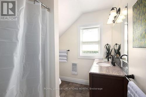 56 Bridge Street, Meaford, ON - Indoor Photo Showing Bathroom