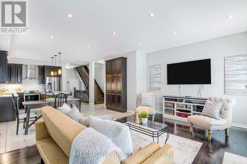 746 Halbert Drive, Shelburne, ON - Indoor Photo Showing Living Room