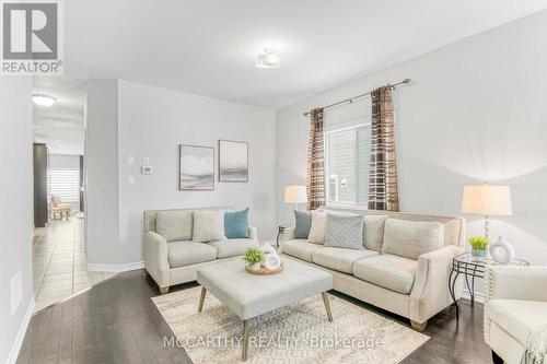 746 Halbert Drive, Shelburne, ON - Indoor Photo Showing Living Room